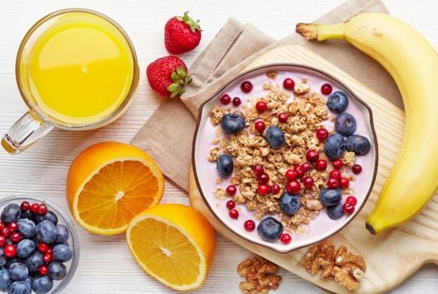 A balanced diet will help you regulate your weight and reduce the load on your joints due to arthrosis.